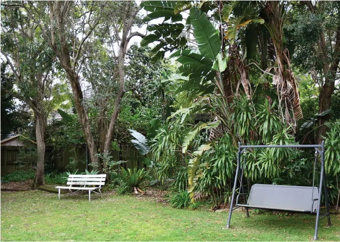 Lindfield Woods Cottage Backyard